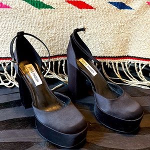 Steve Madden black satin platforms size 7